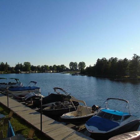 Kit Wat Motel & Marina Sauble Beach Exterior foto