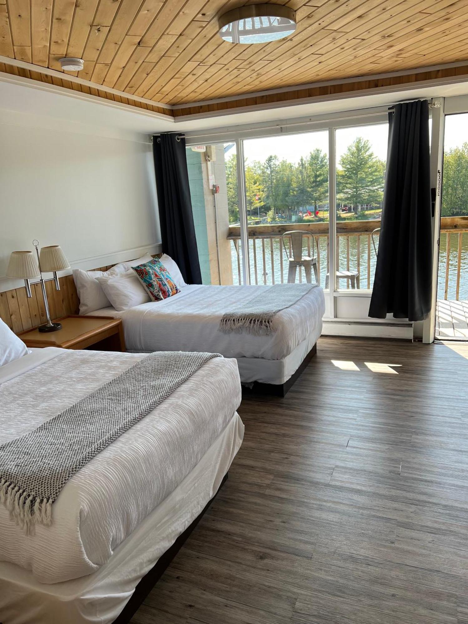 Kit Wat Motel & Marina Sauble Beach Exterior foto