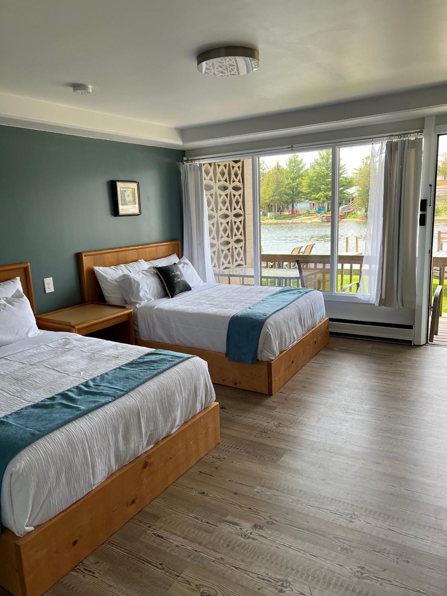Kit Wat Motel & Marina Sauble Beach Exterior foto