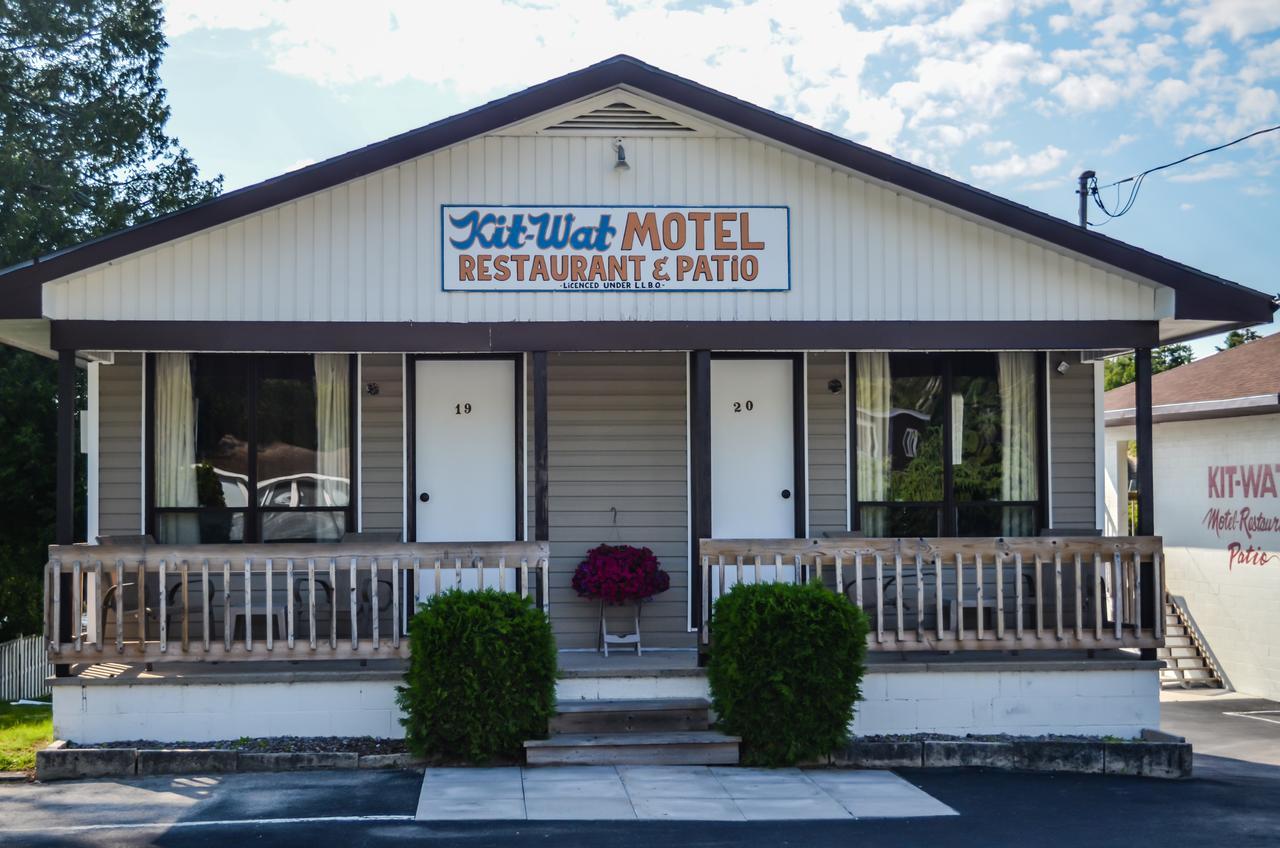 Kit Wat Motel & Marina Sauble Beach Exterior foto