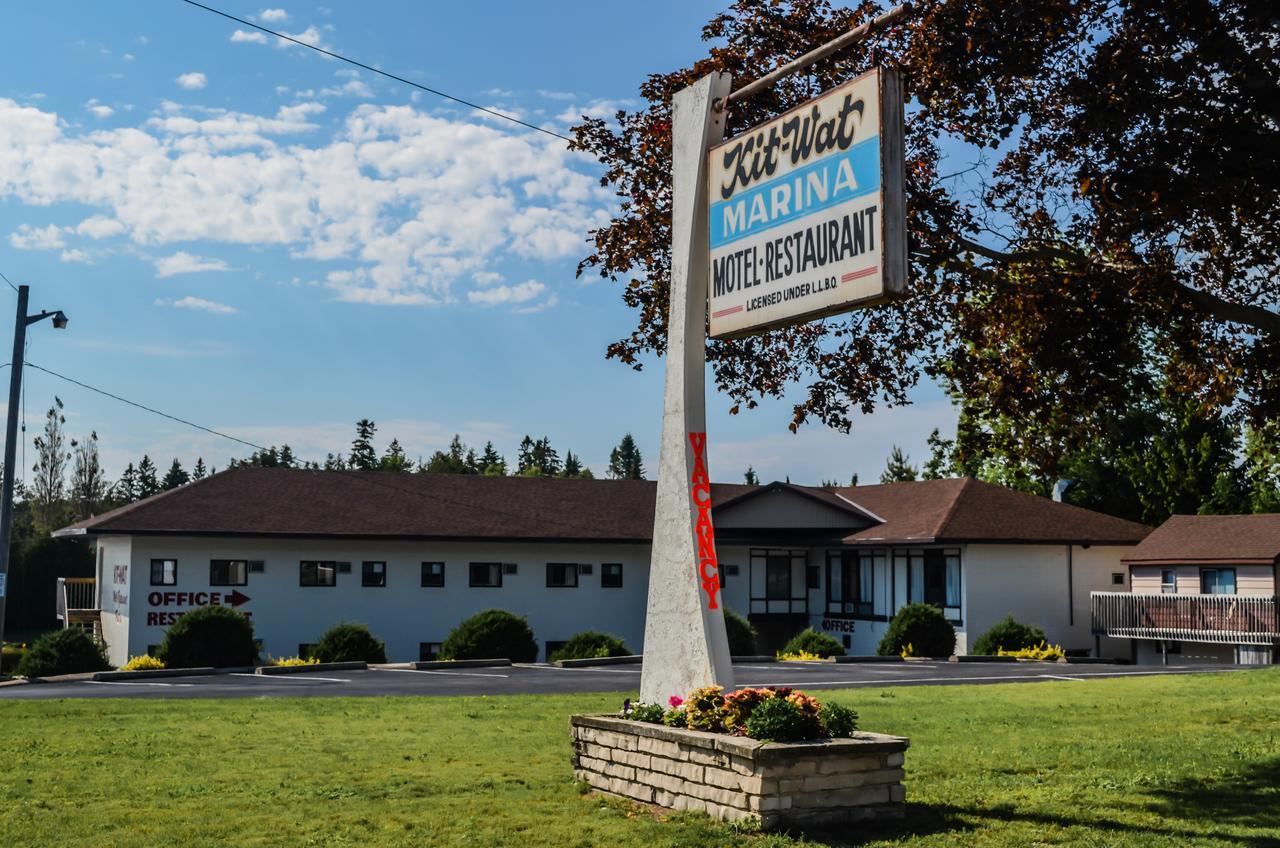 Kit Wat Motel & Marina Sauble Beach Exterior foto
