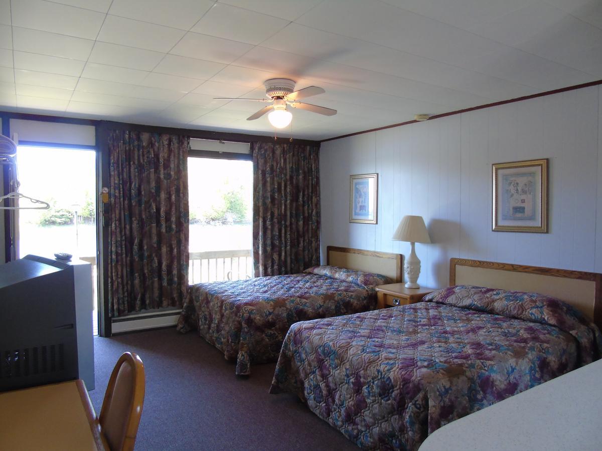Kit Wat Motel & Marina Sauble Beach Exterior foto
