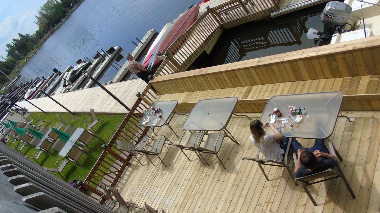 Kit Wat Motel & Marina Sauble Beach Exterior foto