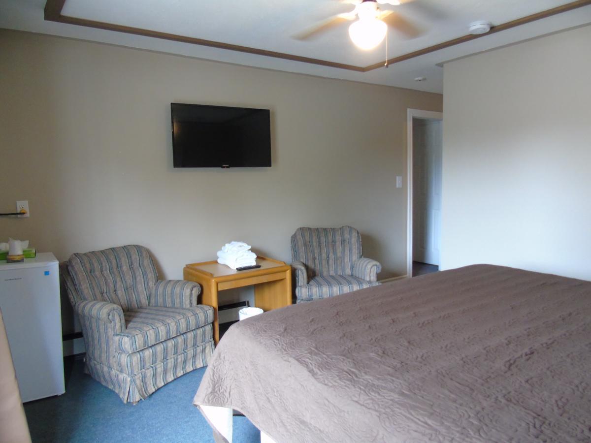 Kit Wat Motel & Marina Sauble Beach Exterior foto