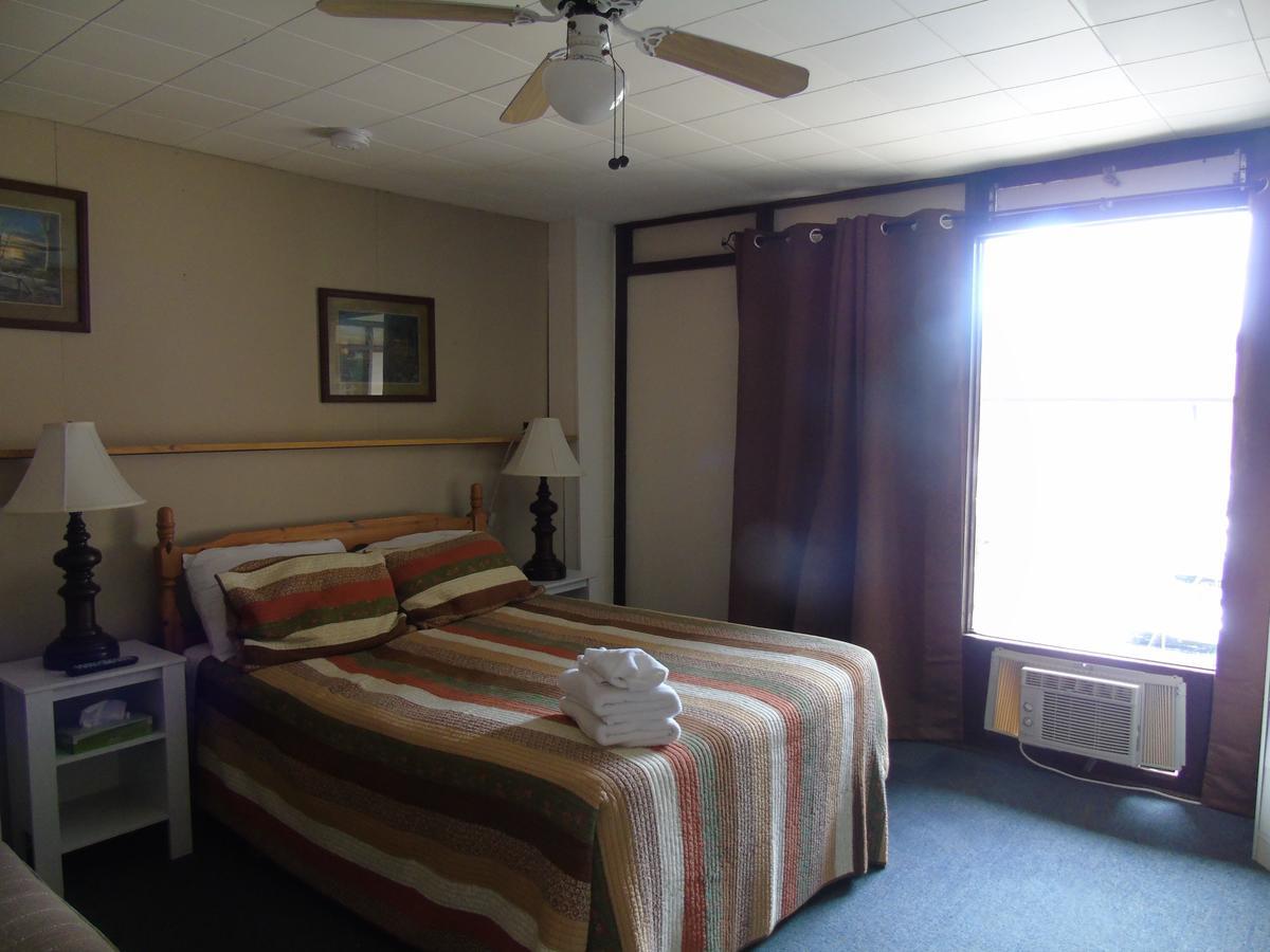 Kit Wat Motel & Marina Sauble Beach Exterior foto