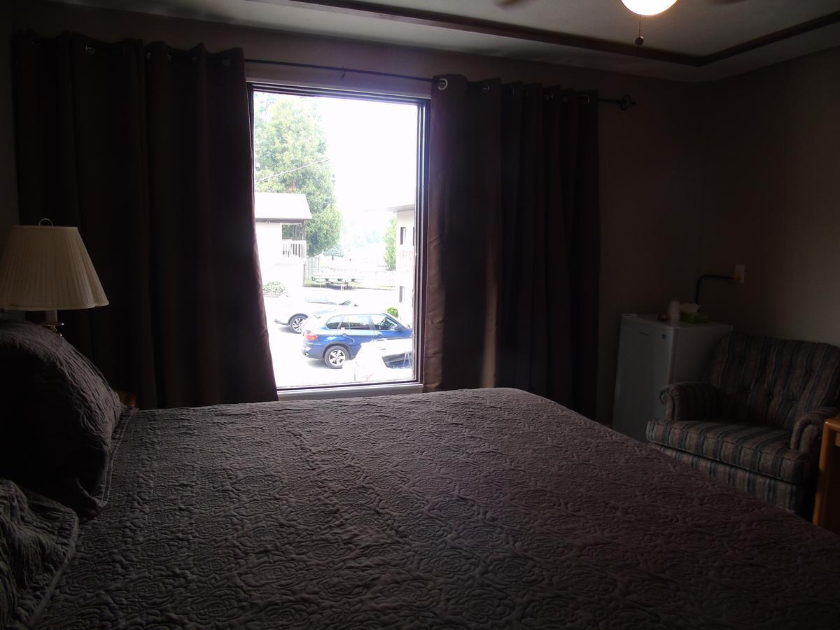 Kit Wat Motel & Marina Sauble Beach Exterior foto