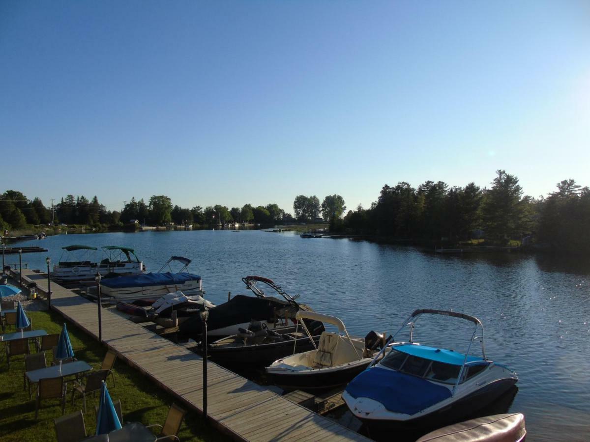 Kit Wat Motel & Marina Sauble Beach Exterior foto